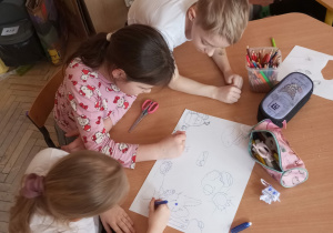 Przedświąteczne inspiracje w świetlicy szkolnej_kreatywne działania świetliczaków.