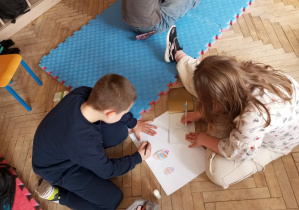 Przedświąteczne inspiracje w świetlicy szkolnej_kreatywne działania świetliczaków.