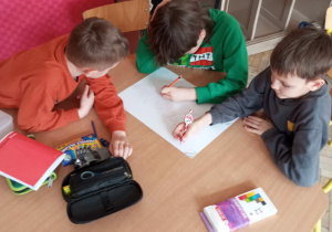 Przedświąteczne inspiracje w świetlicy szkolnej_kreatywne działania świetliczaków.