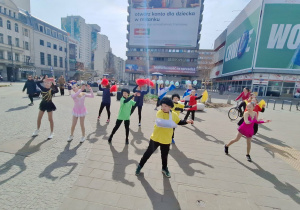 DOZ Maraton Łódź i szkolny sektor kibicowania_układ taneczny.