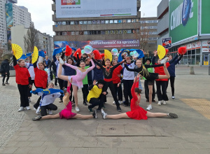 DOZ Maraton Łódź i szkolny sektor kibicowania.