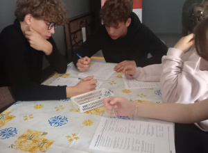 Klasa 8a w Muzeum Tradycji Niepodległościowych.