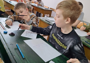 Sentymentalna podróż w czasie_klasa 1a w Muzeum Oświaty Ziemi Łódzkiej_wstęp do kaligrafii.