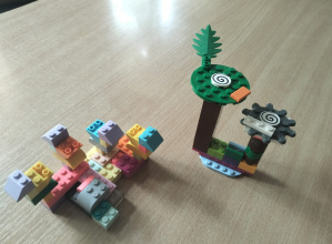 Konstrukcje LEGO, czyli kreatywność świetliczaków w roli głównej.