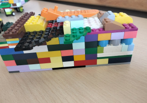 Konstrukcje LEGO, czyli kreatywność świetliczaków w roli głównej.