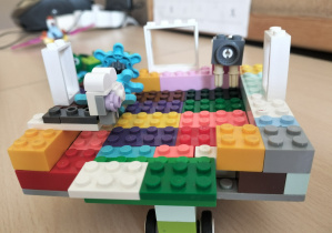 Konstrukcje LEGO, czyli kreatywność świetliczaków w roli głównej.