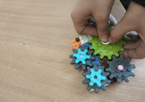 Konstrukcje LEGO, czyli kreatywność świetliczaków w roli głównej.