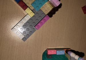 Konstrukcje LEGO, czyli kreatywność świetliczaków w roli głównej.
