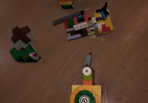 Konstrukcje LEGO, czyli kreatywność świetliczaków w roli głównej.