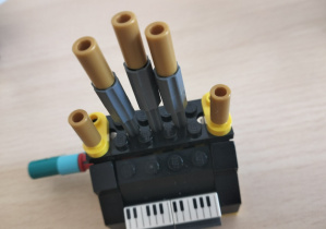 Konstrukcje LEGO, czyli kreatywność świetliczaków w roli głównej.