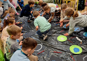 Dzień Ziemi w edukacji wczesnoszkolnej_prace w wykonaniu uczniów klasy 1a.