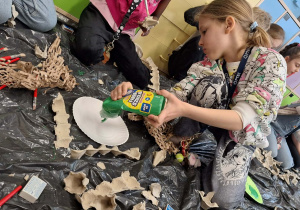 "Nasza PLANETA - nasz DOM"_zaangażowanie uczniów klasy 1a w pracę w wykonanie makiety.