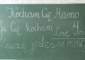 Obchody Dnia Matki w świetlicy szkolnej.