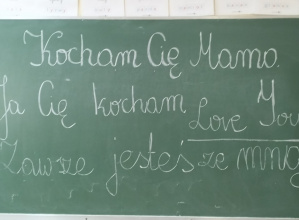 Obchody Dnia Matki w świetlicy szkolnej.