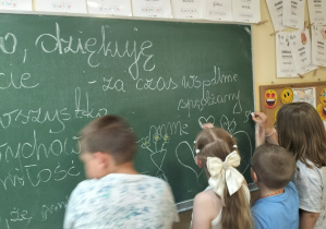 Obchody Dnia Matki w świetlicy szkolnej.