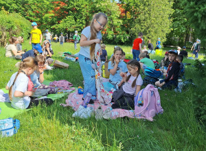 Piknik z okazji Dnia Dziecka w klasach: 1a i 1b.