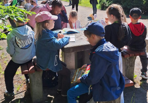 Ogólnopolskie akcje: "Dzień Pustej Klasy" i "Jak nie czytam, jak czytam"_klasa 1a.