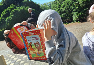 Ogólnopolskie akcje: "Dzień Pustej Klasy" i "Jak nie czytam, jak czytam"_klasa 1a.
