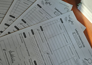 Klasa 3b i projekt "Leśna matematyka"_zajęcia w parku.