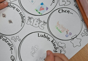 Klasowe obchody Dnia Kropki, czyli "zakropkowani" w klasie 2a_przykładowe tematyczne karty pracy.