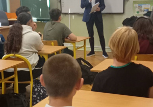 Spotkanie z adwokatem i wicedziekanem w klasach ósmych.