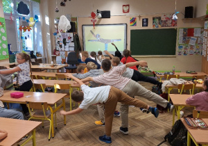 "Ruchome Posągi", czyli innowacyjnie z treningiem uważności w klasie 2a.