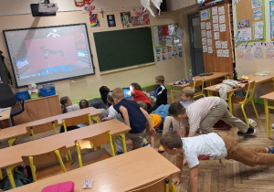 "Ruchome Posągi", czyli innowacyjnie z treningiem uważności w klasie 2a.