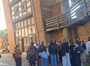 Toruń zachwyca, czyli klasy: 4a, 4b i 8a na historycznym szlaku.