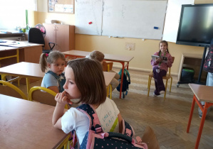 Ogólnopolski Dzień Głośnego Czytania w świetlicy szkolnej.