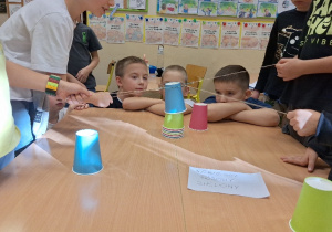 Uważność w formacie 3D, czyli klasa 2a i lekcja koncentracji.