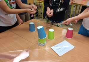 Uważność w formacie 3D, czyli klasa 2a i lekcja koncentracji.