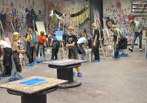 Niezwykła lekcja arteterapii! Klasa 2a w Studio Pana Kleksa.