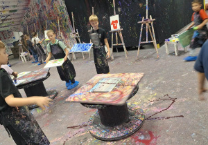 Niezwykła lekcja arteterapii! Klasa 2a w Studio Pana Kleksa.