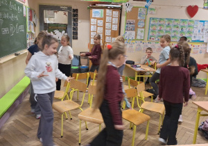 Dzień Dziewczyny_uważne relacje w klasie 2a.