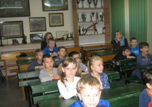 Zajęcia czytelnicze klasy IIC w Wojewódzkiej Bibliotece Pedagogicznej