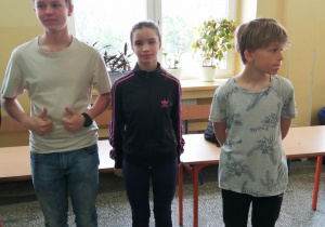 Prezentacja zwycięzców w konkursie układania kostki Rubika