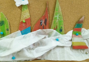 Elementy dekoracji zimowej wykonane przez uczniów klasy 1a.