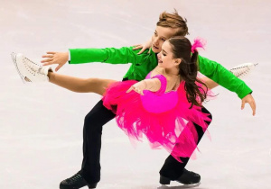 Para taneczna w konkurencji Klasy Srebrnej_Julia Kadlubek z partnerem.