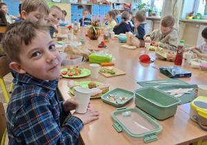 Zdrowe śniadanko w klasie 1a.