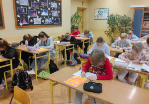 Klasa 4a w swojej pracowni nr 32.